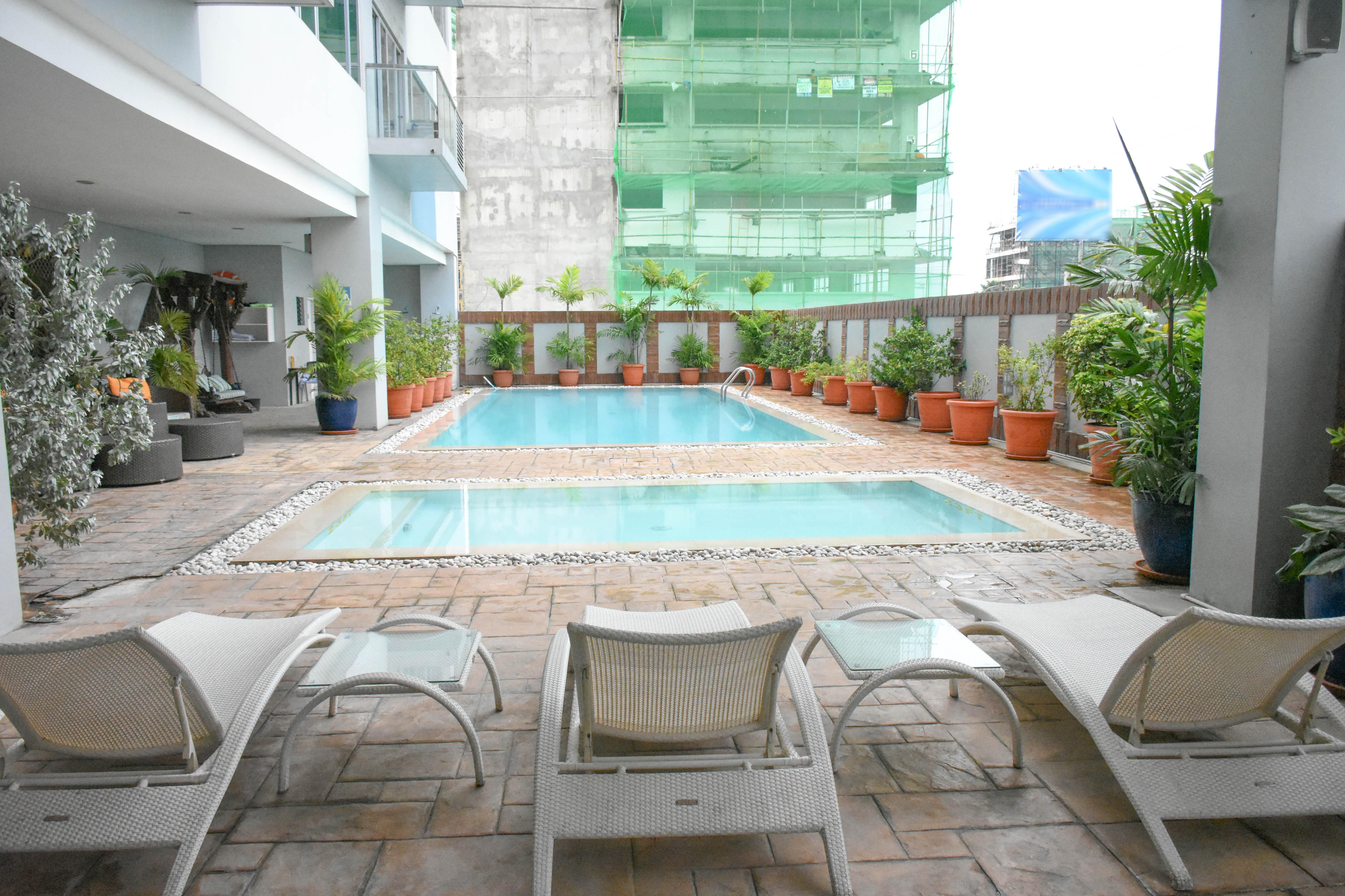 Alicia Apartelle Aparthotel Cebu Exterior photo